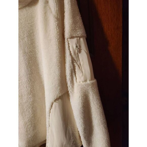 Athletic Works Women's WHITE Fur Sweatshirt - Picture 4 of 8